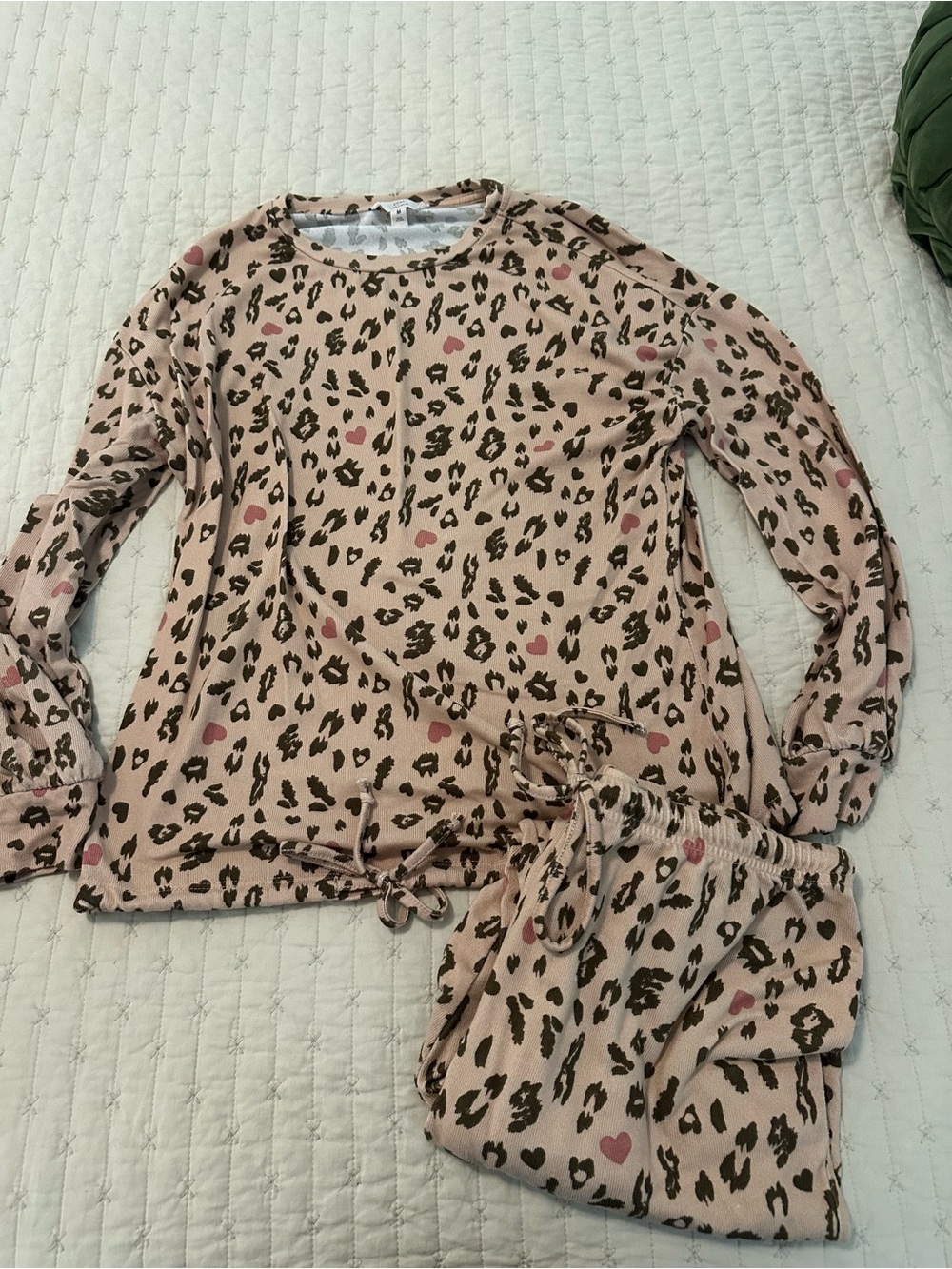 Como Vintage Pink Leopard Heart Print Pajama Set